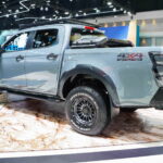 ISUZU V-CROSS HAMER (2)